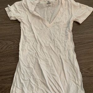 white victoria’s secret pink v neck tee size med